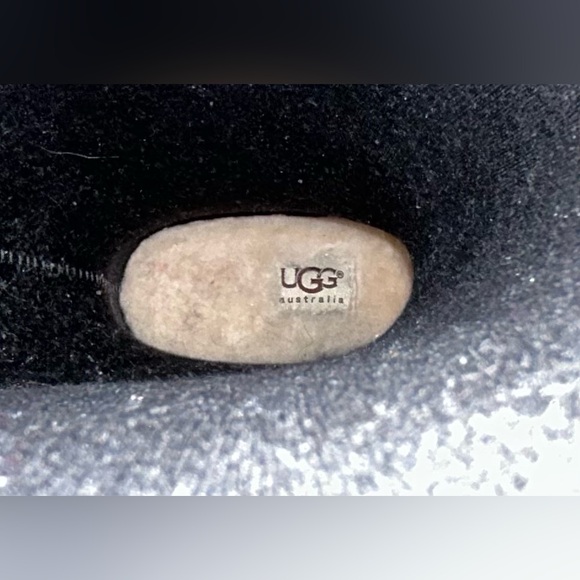 Uggs rain boots. Size 5. Black - Picture 8 of 10